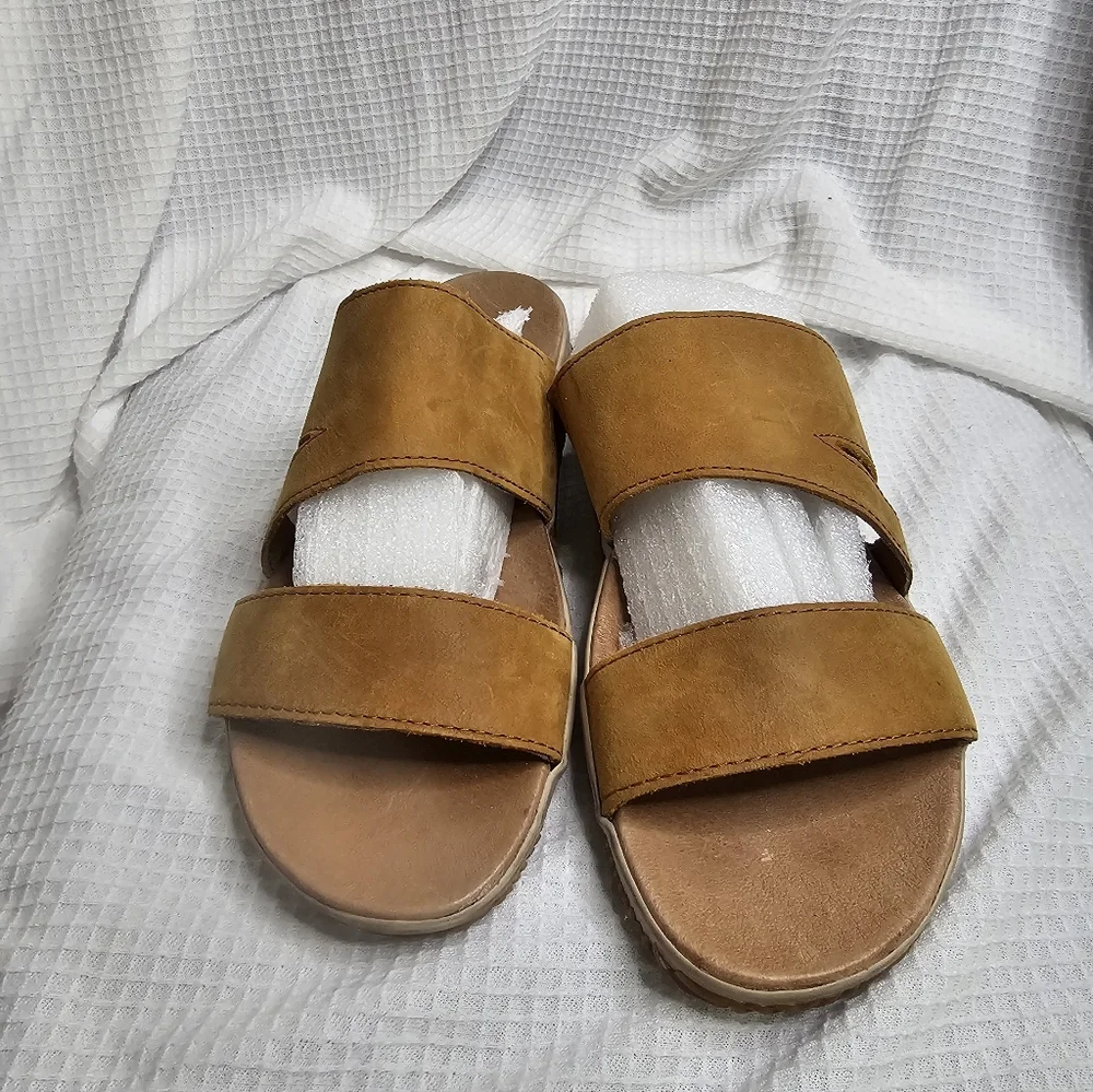 Sorel Tan Slide Sandals - Picture 8 of 11